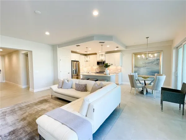 $4,500 | 2555 Seychelles Drive, Unit 402, Naples, FL 34112