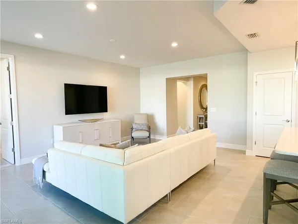 $4,500 | 2555 Seychelles Drive, Unit 402, Naples, FL 34112