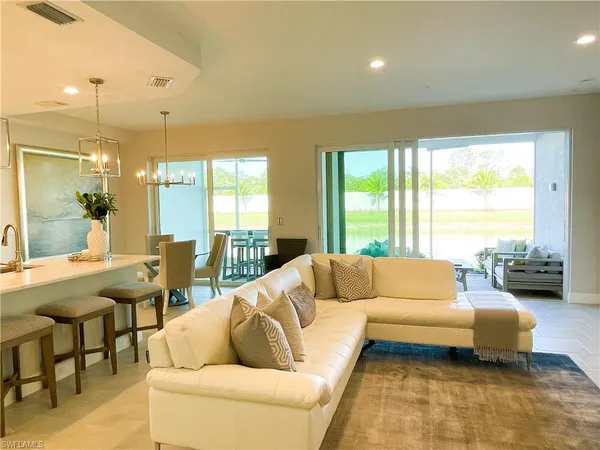 $4,500 | 2555 Seychelles Drive, Unit 402, Naples, FL 34112