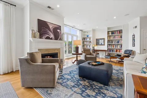$799,900 | 2100 North Racine Avenue, Unit 3D, Chicago, IL 60614