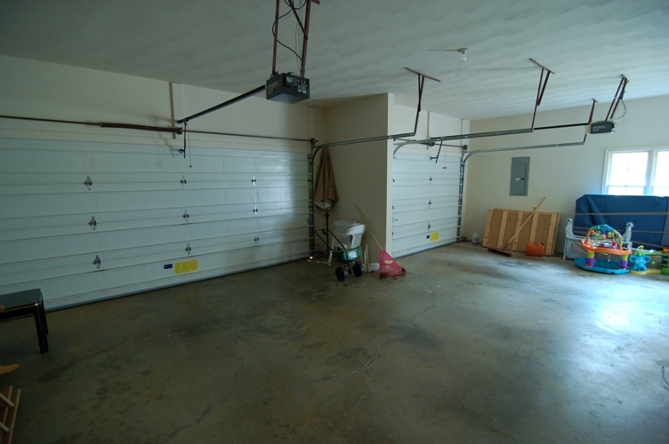 38 Stonehaven Lane Blue Ridge, VA 24064 - Photo 16 of 16 Garage 3 car