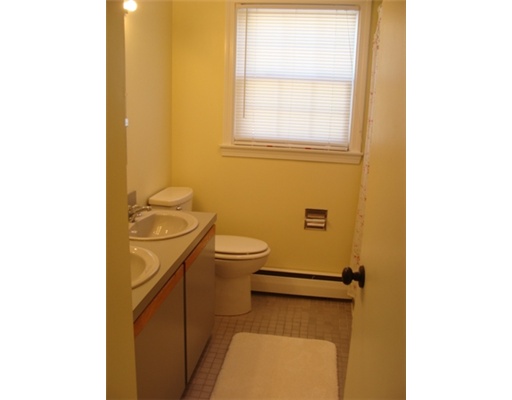 265 Chapmans Avenue Warwick, RI 02886 - Photo 8 of 12 Bathroom.