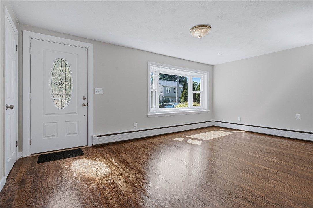 132 Potowomut Road Warwick, RI 02818 - Photo 10 of 37
