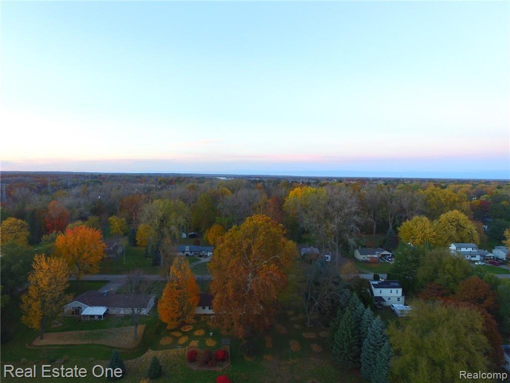 6600 Mayfair Road Utica, MI 48317 - Photo 5 of 47