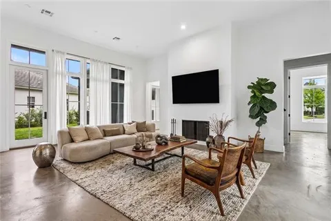 $889,000 | 420 Melrose Avenue, Covington, LA 70433