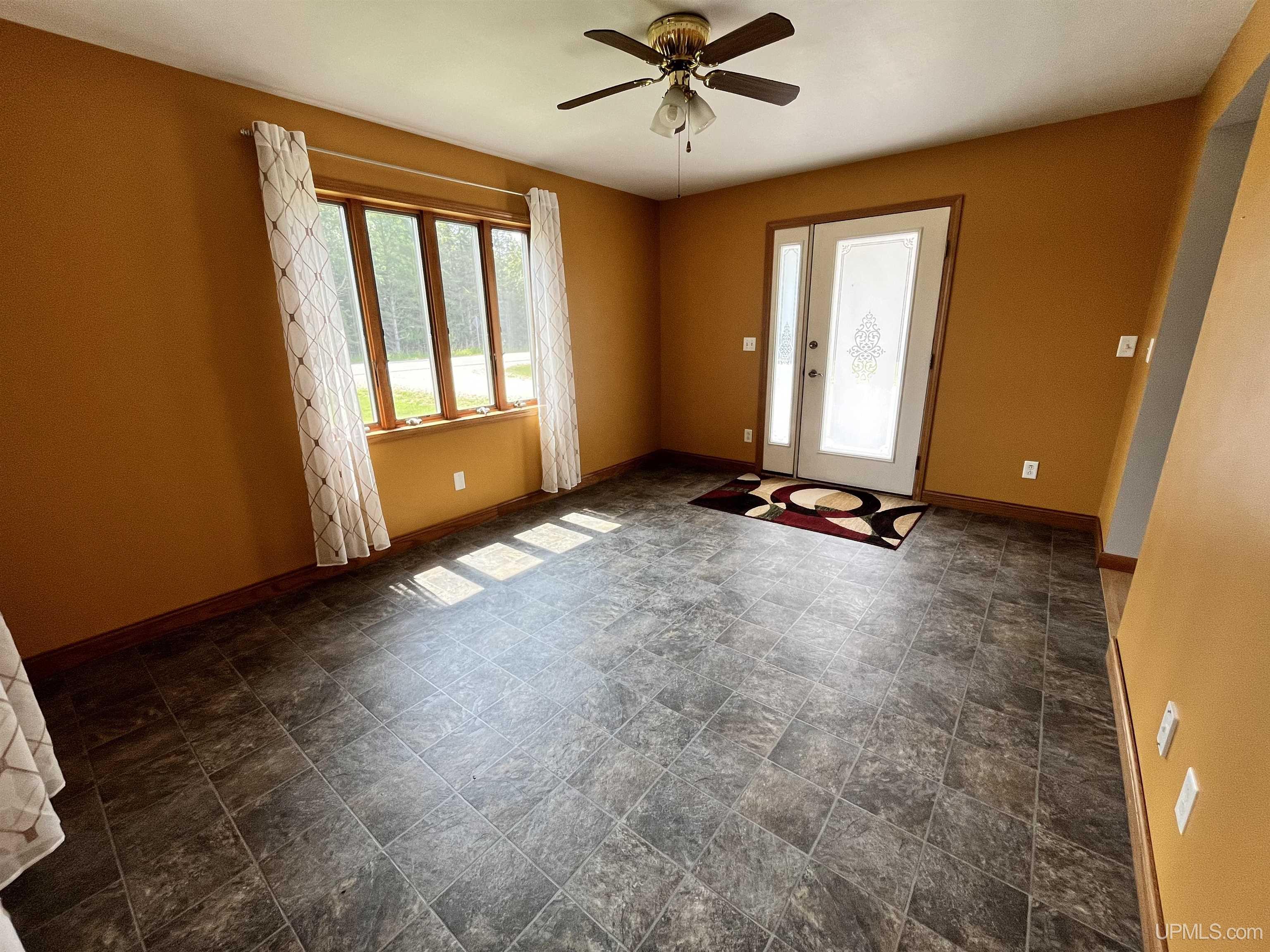 5826 W River Road Manistique, MI 49854 - Photo 5 of 41