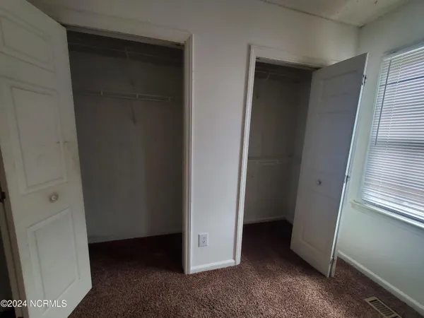 $900 | 3805 Sterling Pointe Drive, Unit S2, Winterville, NC 28590