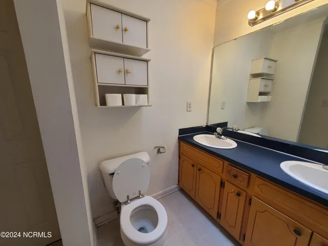 $900 | 3805 Sterling Pointe Drive, Unit S2, Winterville, NC 28590