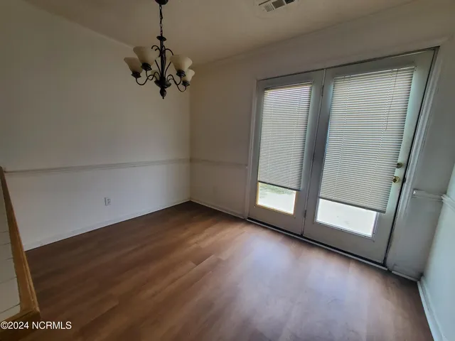 $900 | 3805 Sterling Pointe Drive, Unit S2, Winterville, NC 28590