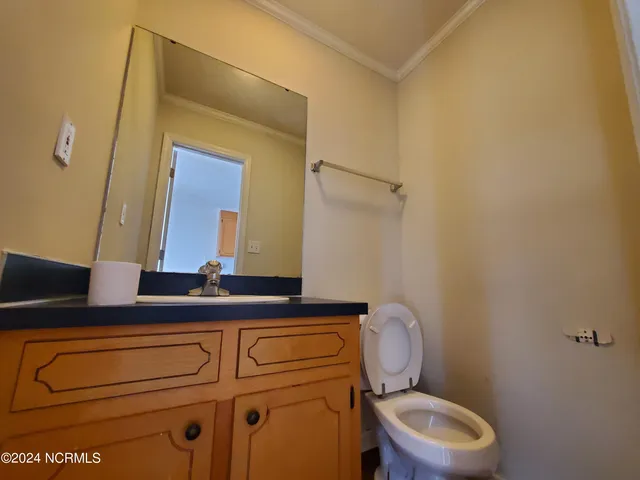 $900 | 3805 Sterling Pointe Drive, Unit S2, Winterville, NC 28590