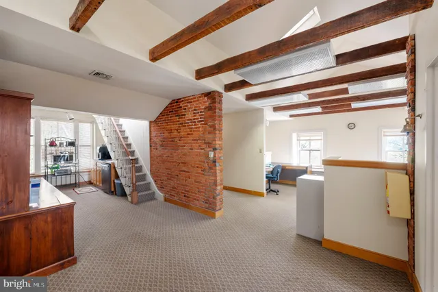 a view of livingroom with furniture