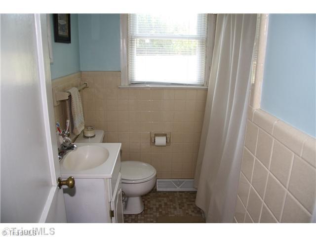 5002 Millpoint Road Greensboro, NC 27406 - Photo 9 of 13 Other Bath.