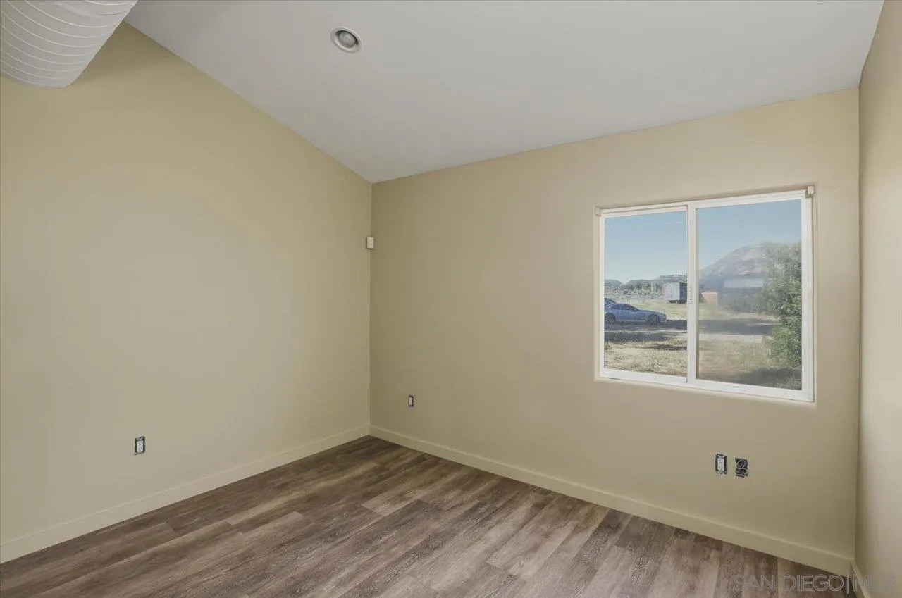 5461 Rainbow Creek Road Fallbrook, CA 92028 - Photo 13 of 36