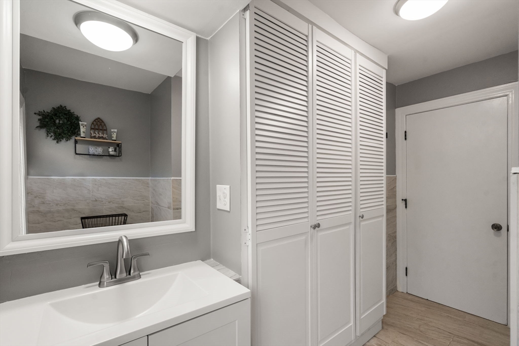 225 Walnut Street Wellesley, MA 02481 - Photo 23 of 35 Gallery Image 23