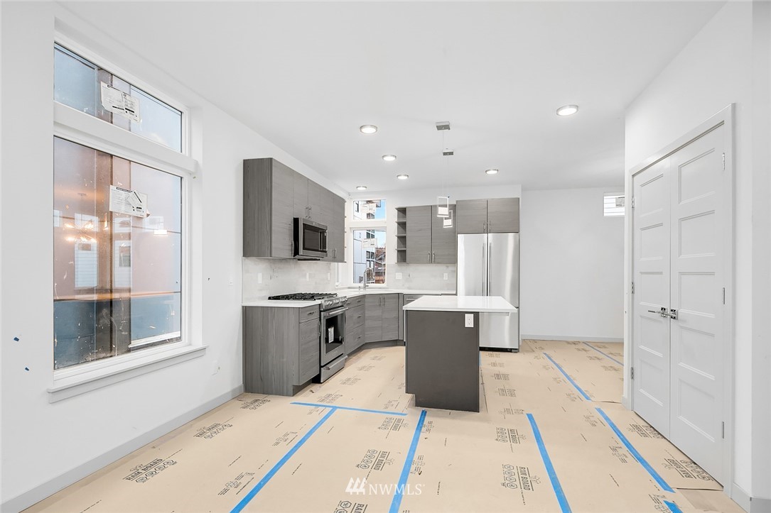 513 North 48th Street Seattle, WA 98103 - Photo 2 of 24 Gallery Image 2