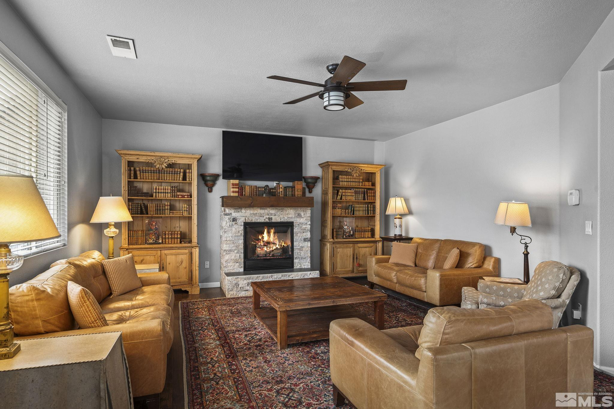 385 Mustengo Court Reno, NV 89506 - Photo 9 of 34 Photo 8