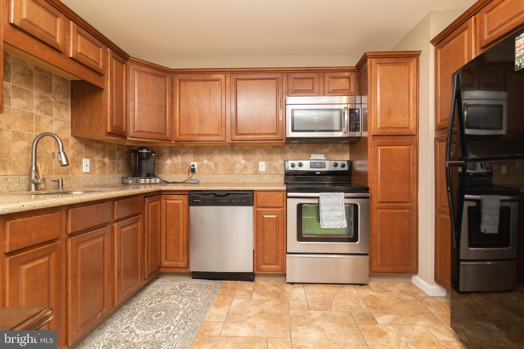 90 Border Rock Road Levittown, PA 19057 - Photo 11 of 29 Gallery Image 11