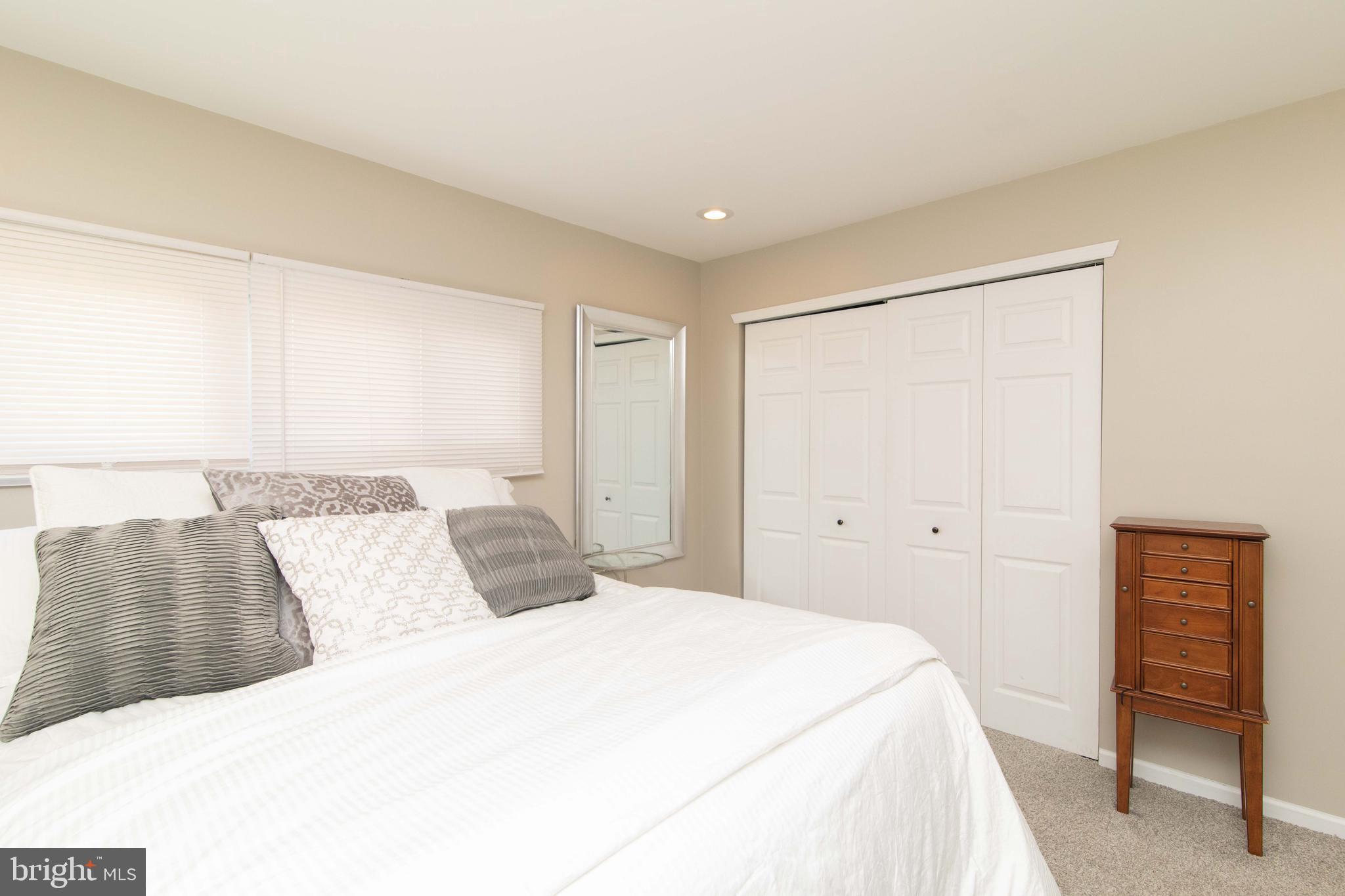 90 Border Rock Road Levittown, PA 19057 - Photo 17 of 29 Gallery Image 17