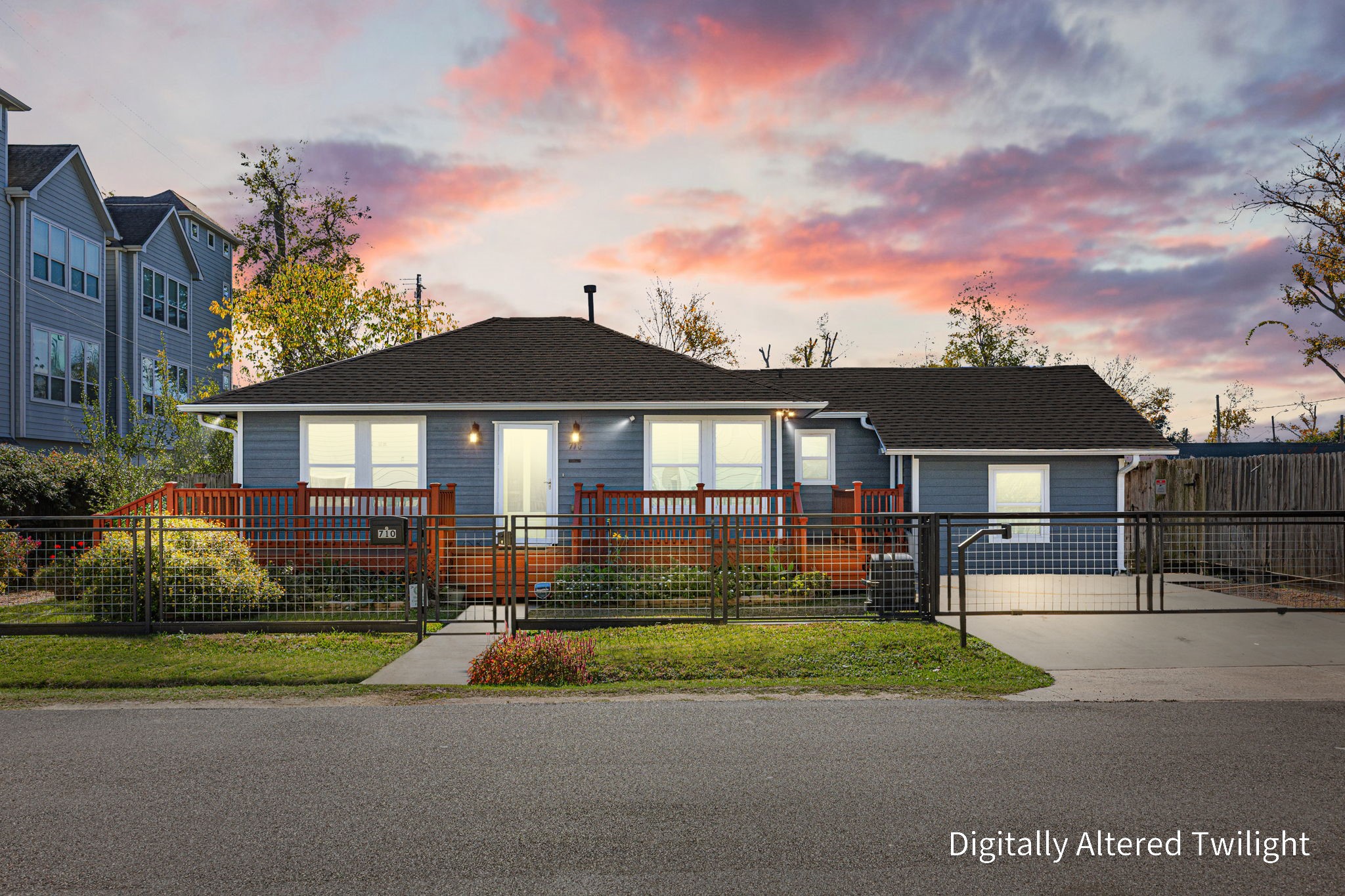 a view of house with a big yard