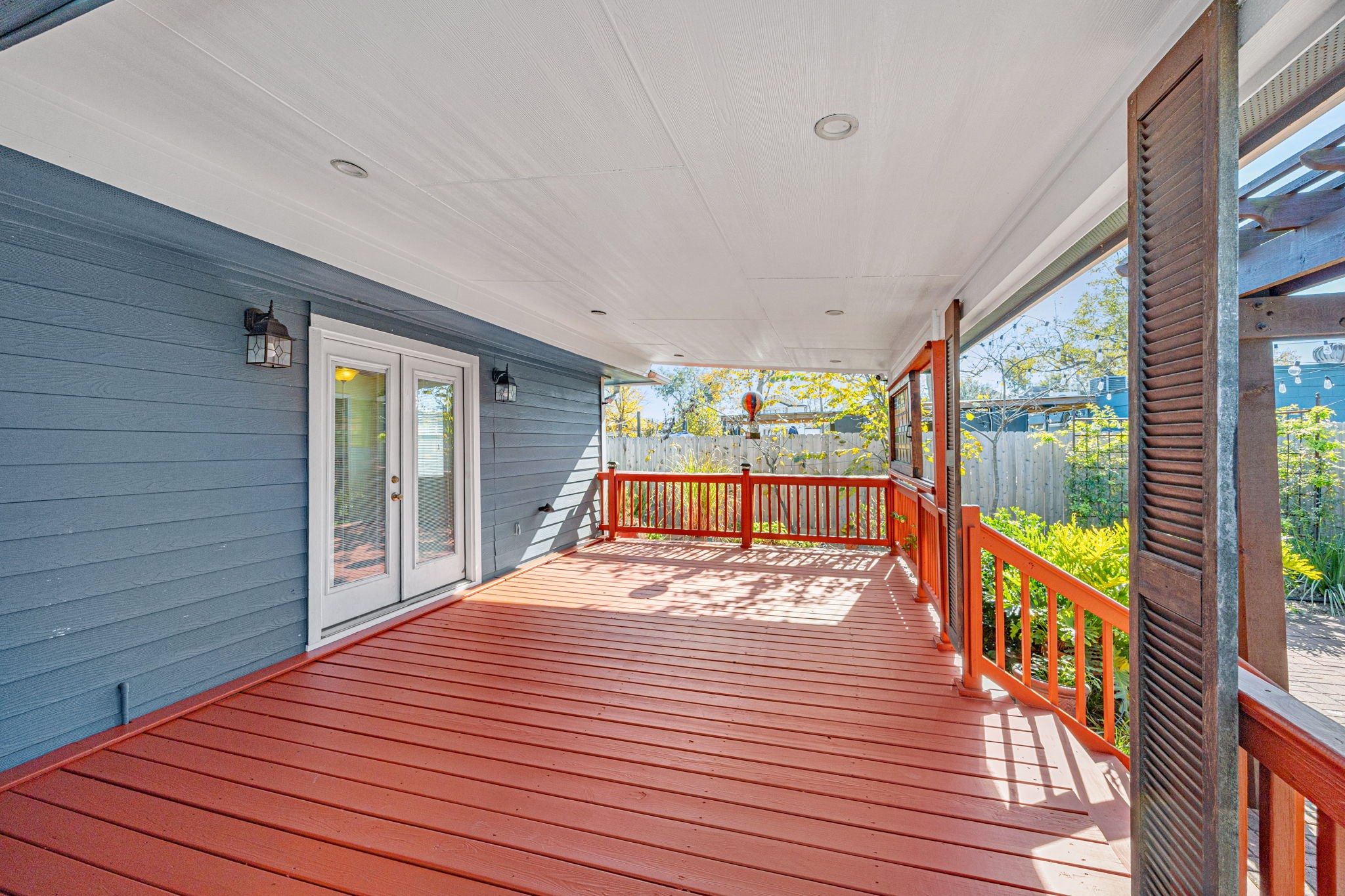 710 East 28th Street Houston, TX 77009 - Photo 37 of 44 a large space with wooden floor and outdoor space