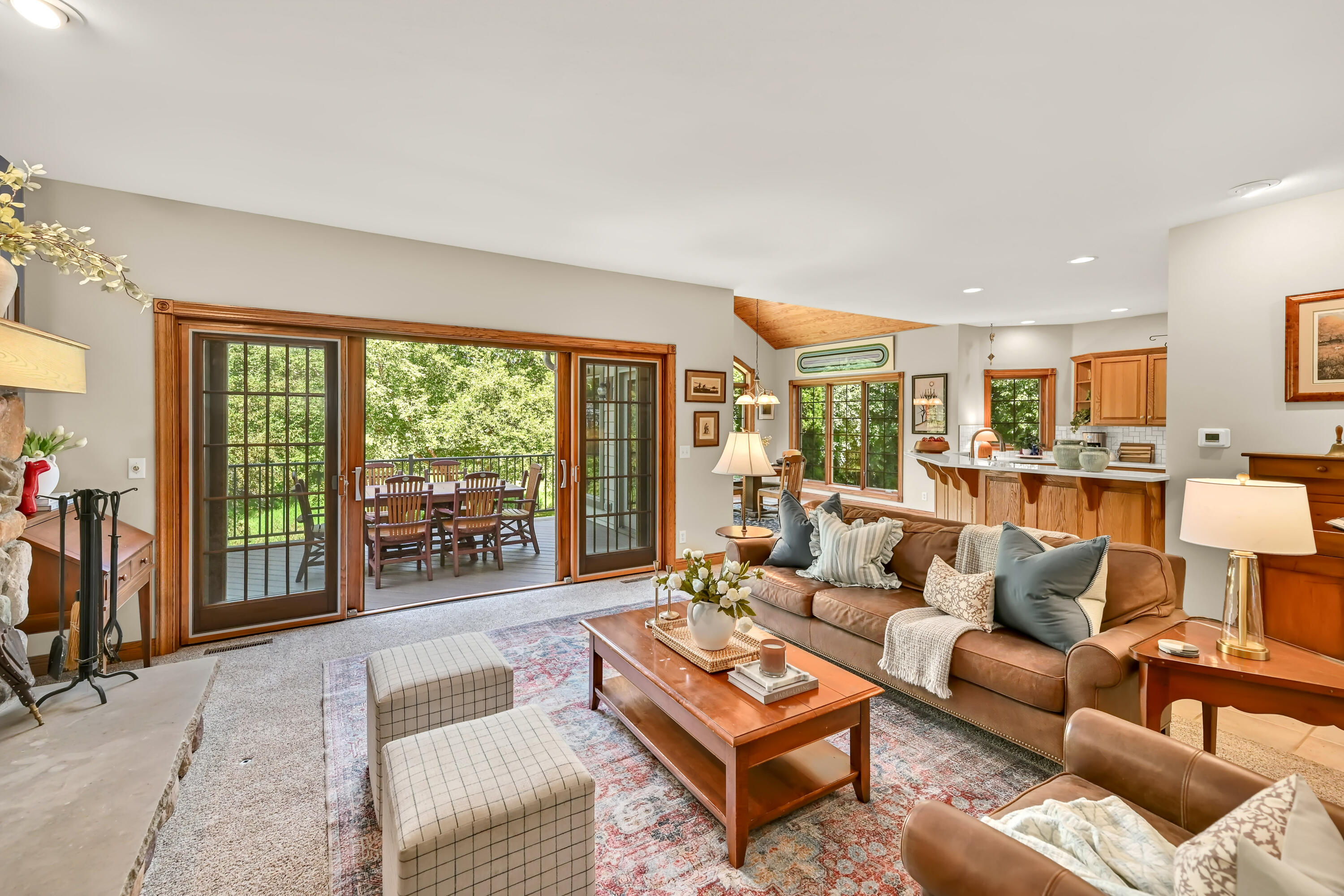 8510 Hawthorne Road Mequon, WI 53097 - Photo 4 of 49 Living Room