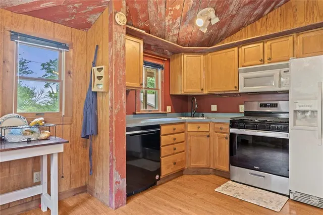 $205,000 | 29463 West 1100th Road, Garnett, KS 66032