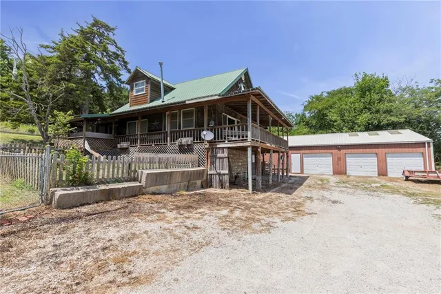 $205,000 | 29463 West 1100th Road, Garnett, KS 66032