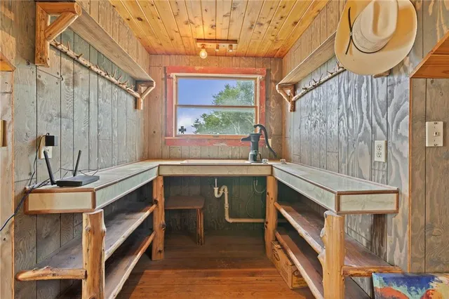 $205,000 | 29463 West 1100th Road, Garnett, KS 66032