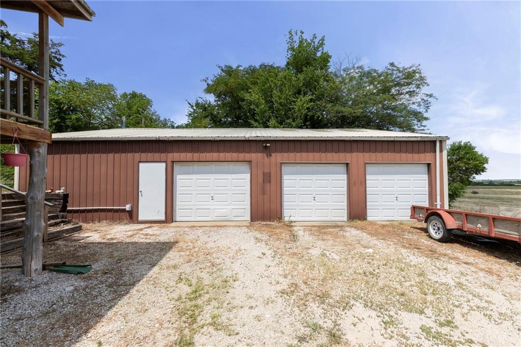 29463 West 1100th Road Garnett, KS 66032 - Photo 7 of 31