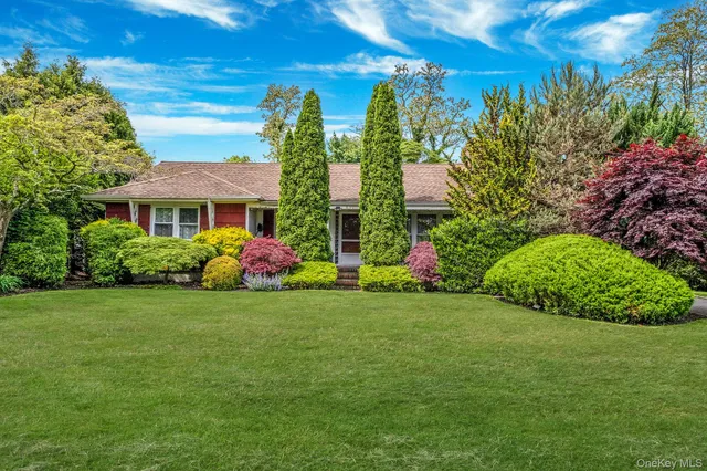 $550,000 | 891 Pond View Road, Riverhead, NY 11901