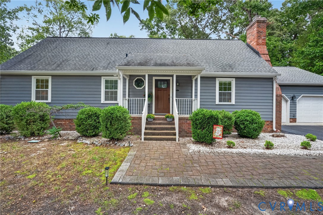 704 Spring Valley Road Colonial Heights, VA 23834 - Photo 2 of 40