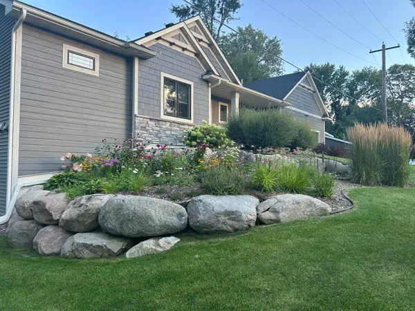 $1,250,000 | 6824 West Shadow Lake Drive, Lino Lakes, MN 55014