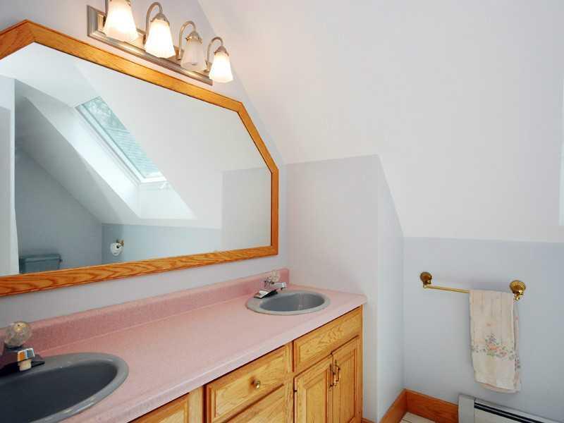 38 Old Shipyard Road Yarmouth, ME 04096 - Photo 20 of 34 Master Bedroom.