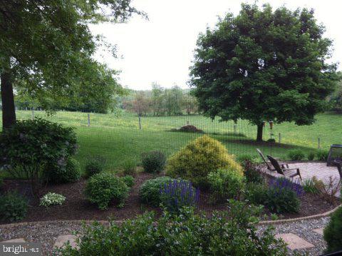 735 Greentree Road Elizabethtown, PA 17022 - Photo 3 of 14