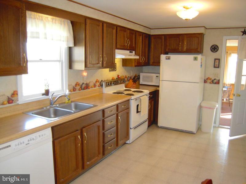 735 Greentree Road Elizabethtown, PA 17022 - Photo 6 of 14