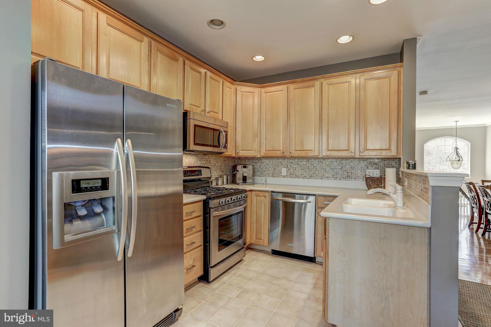 1216 Wild Hawthorn Way Reston, VA 20194 - Photo 11 of 27 Kitchen
