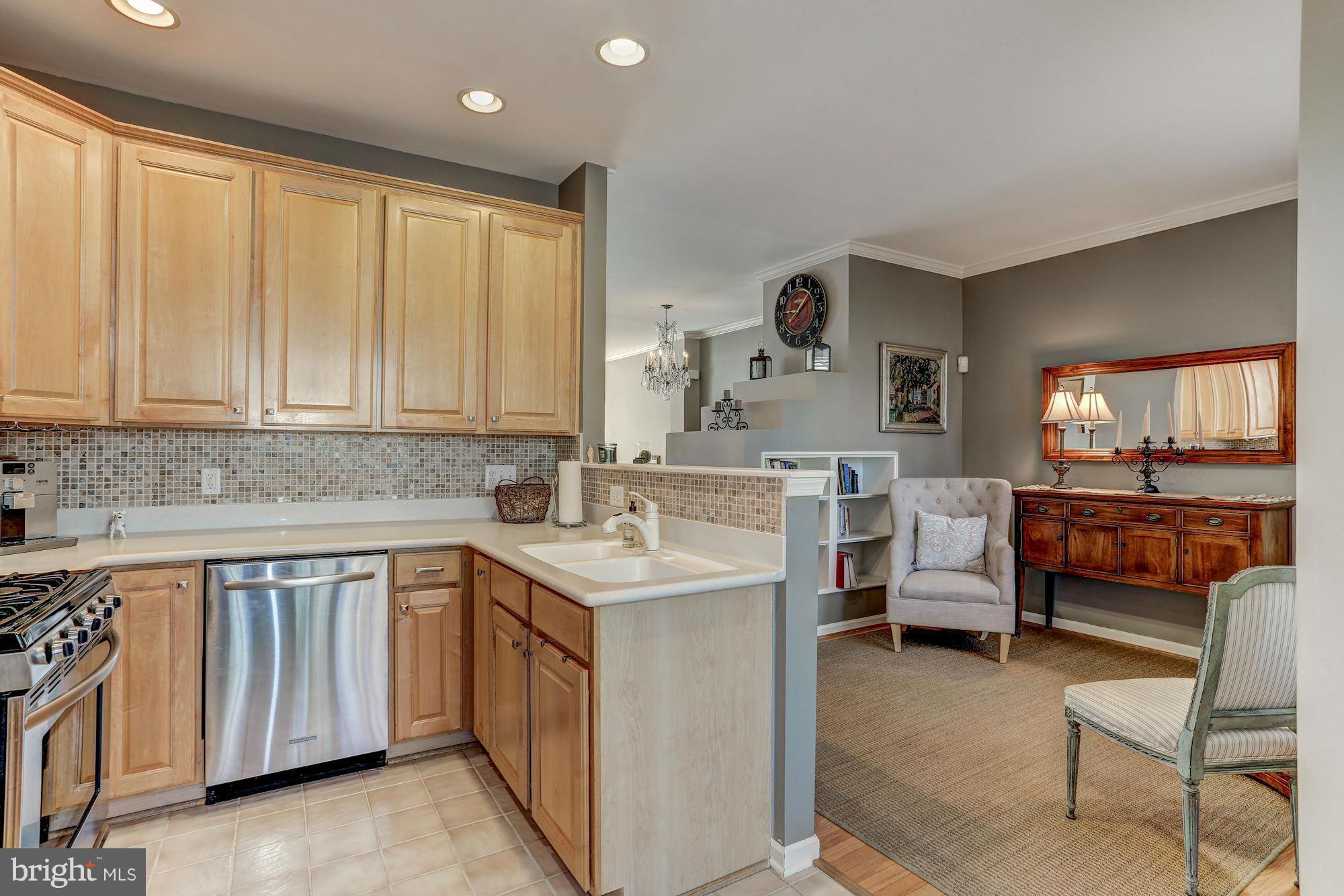 1216 Wild Hawthorn Way Reston, VA 20194 - Photo 12 of 27 Kitchen