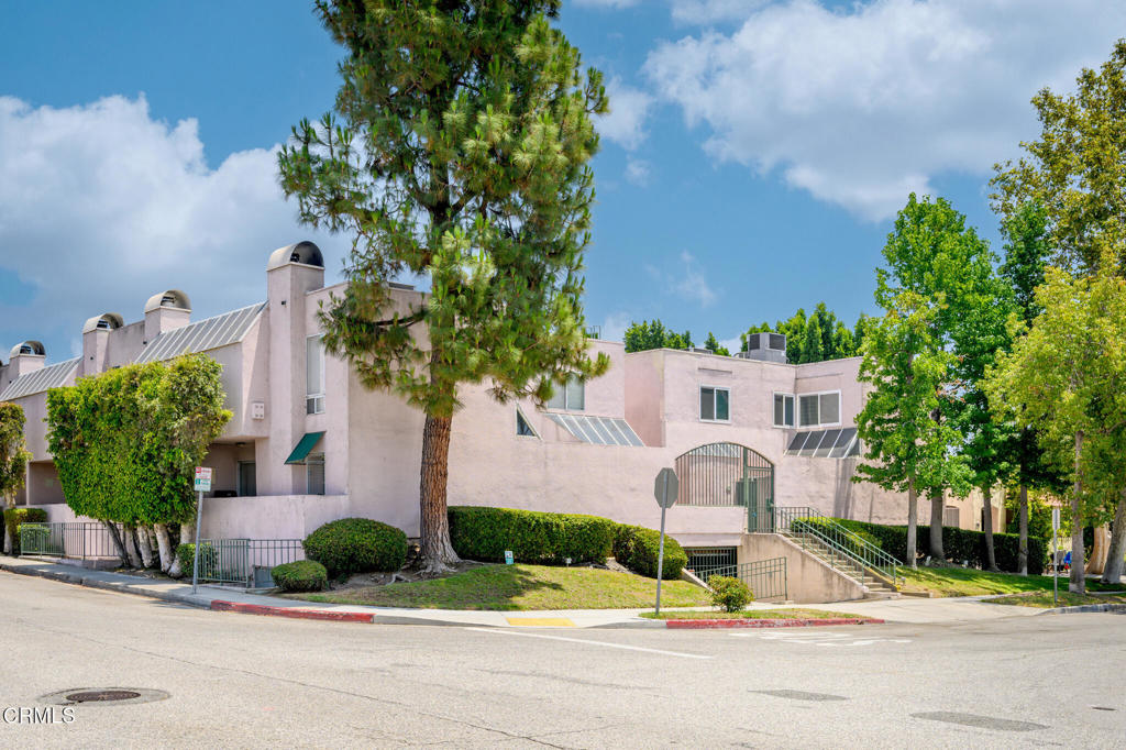 400 Monterey Road, Unit 16 Glendale, CA 91206 - Photo 39 of 42 snaplistla_42