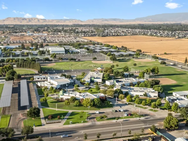 $624,000 | 3963 Flint Avenue, Clovis, CA 93619