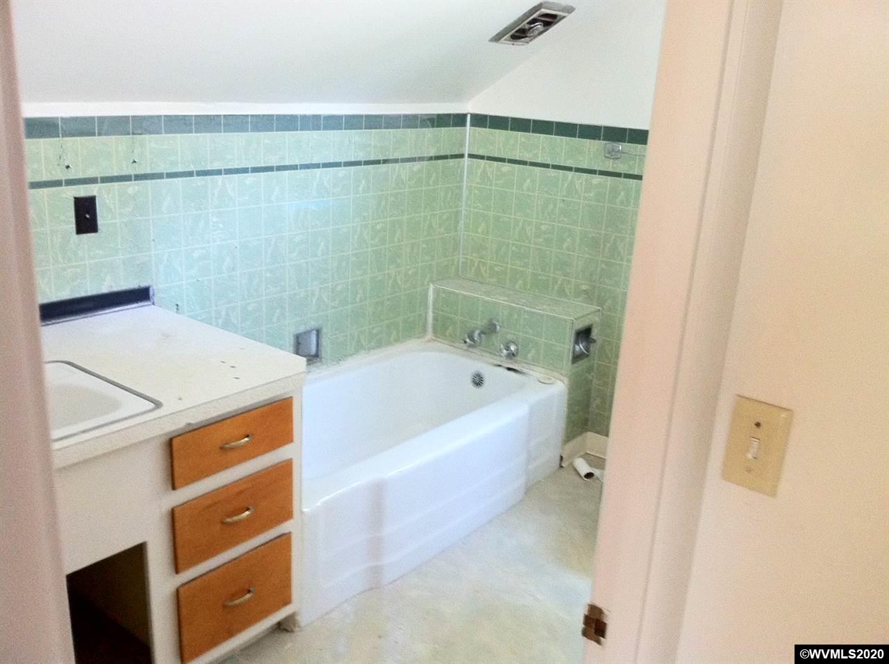 742 Southwest 13th Street Corvallis, OR 97333 - Photo 11 of 15