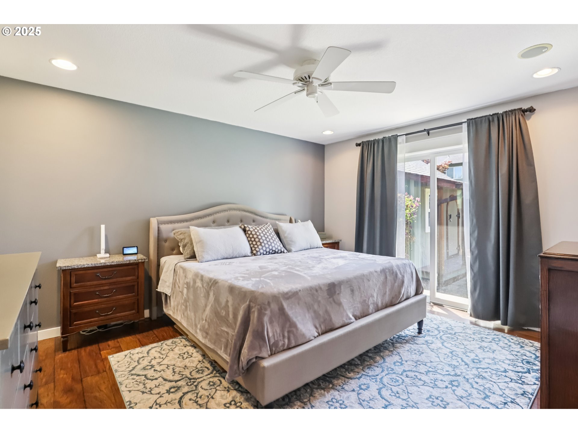 425 Northwest 151st Street Vancouver, WA 98685 - Photo 17 of 31 a bed sitting in a spacious bedroom next to a window