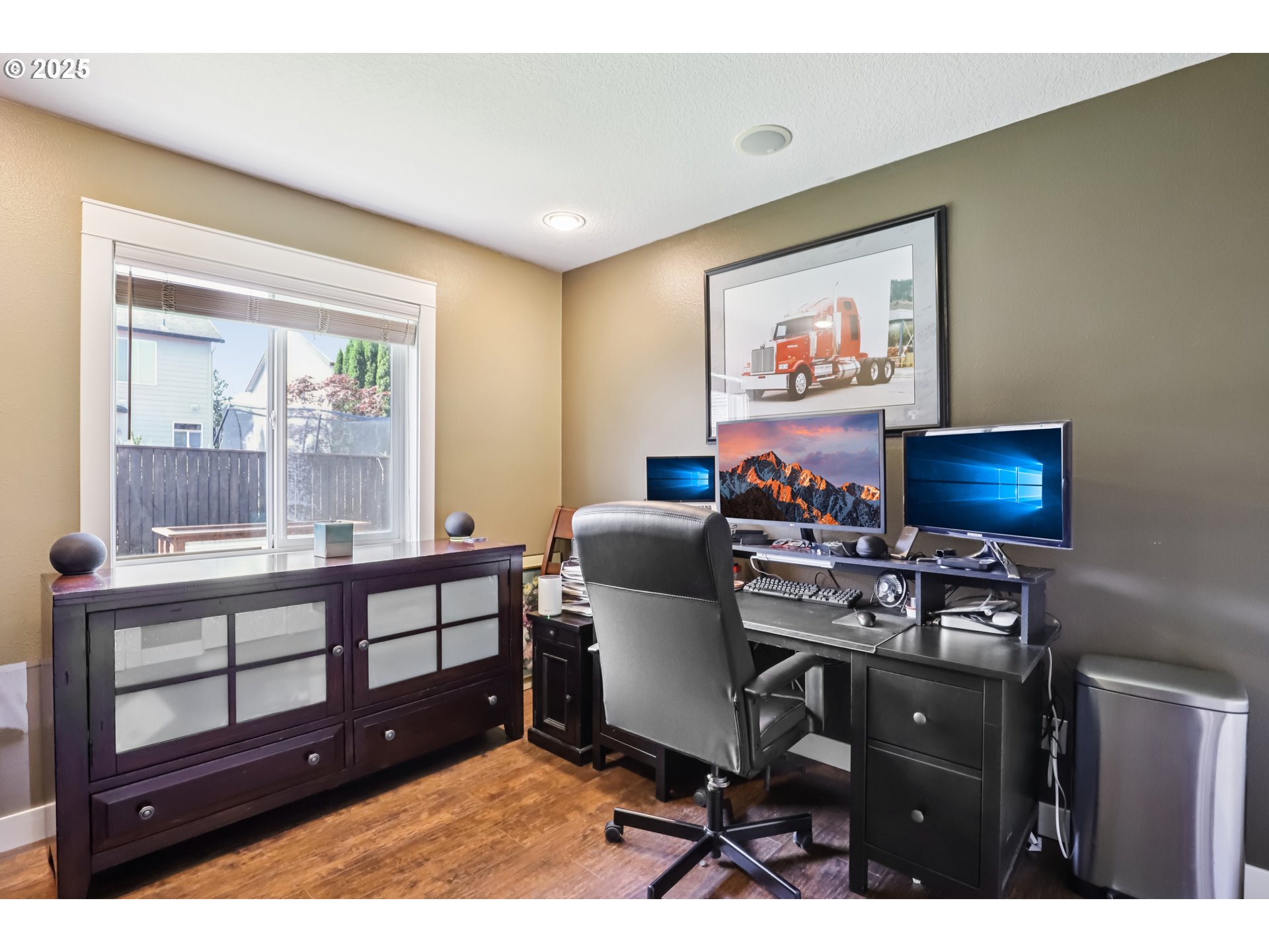 425 Northwest 151st Street Vancouver, WA 98685 - Photo 22 of 31 a view of a workspace with furniture