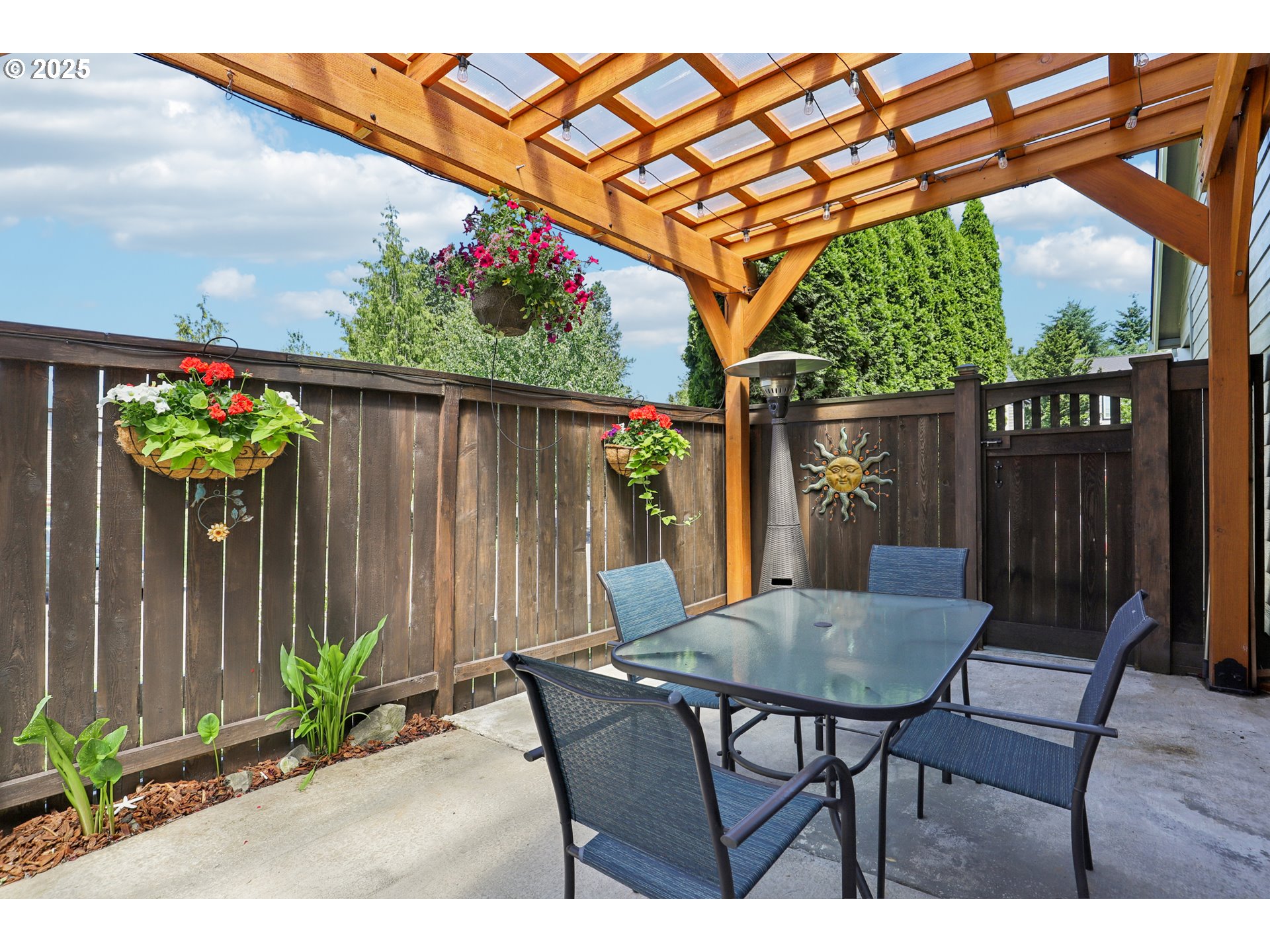 425 Northwest 151st Street Vancouver, WA 98685 - Photo 25 of 31 a view of a chairs and table in the patio
