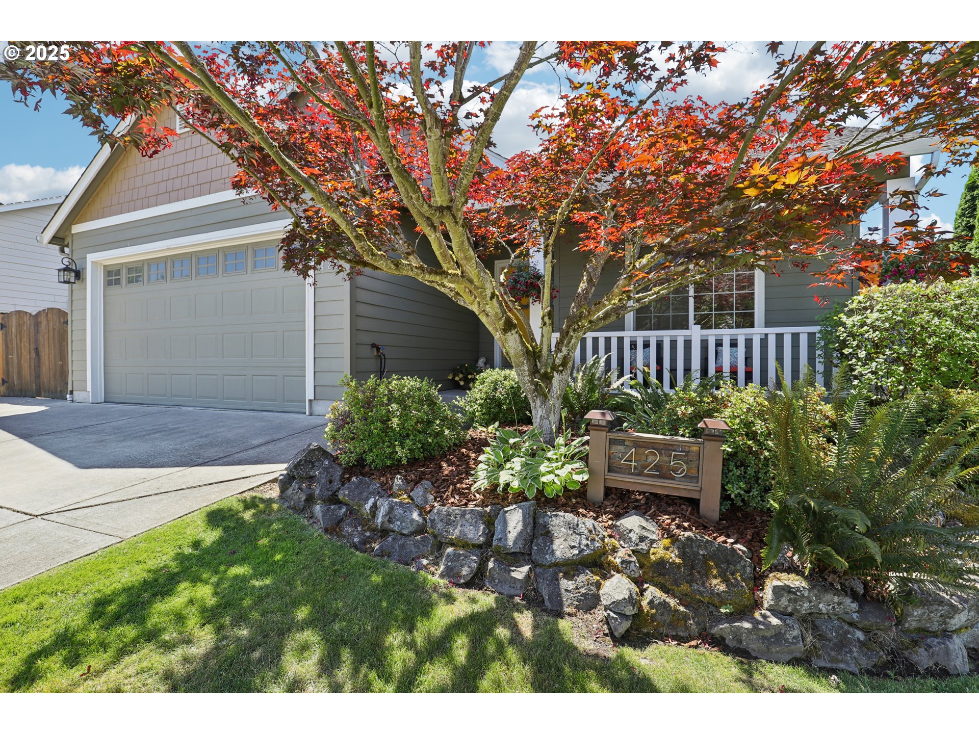 425 Northwest 151st Street Vancouver, WA 98685 - Photo 3 of 31 a garden view with a seating space