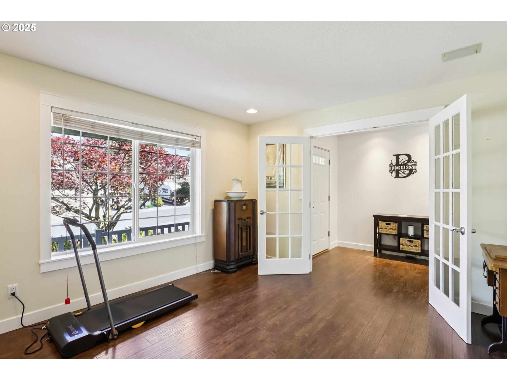 425 Northwest 151st Street Vancouver, WA 98685 - Photo 5 of 31 a living room with furniture window and wooden floor
