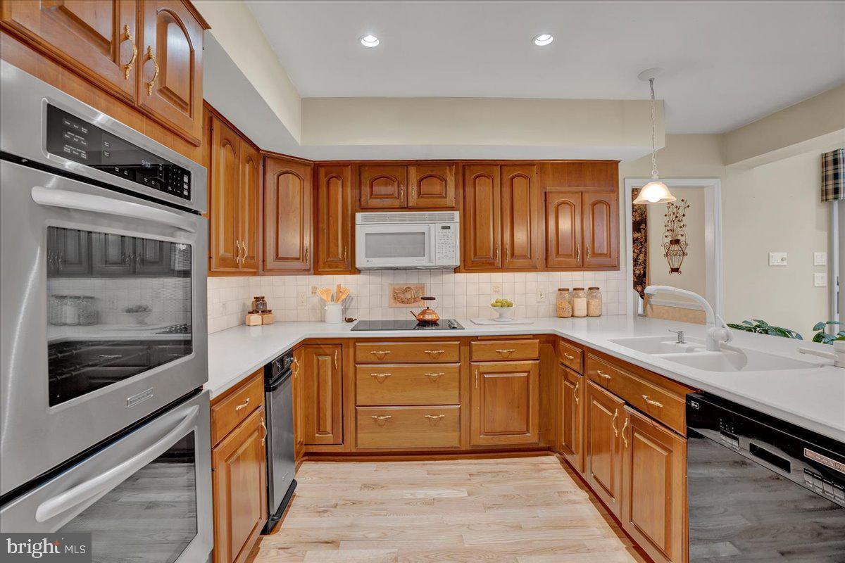 1098 Greentree Road Blue Bell, PA 19422 - Photo 15 of 60 Kitchen