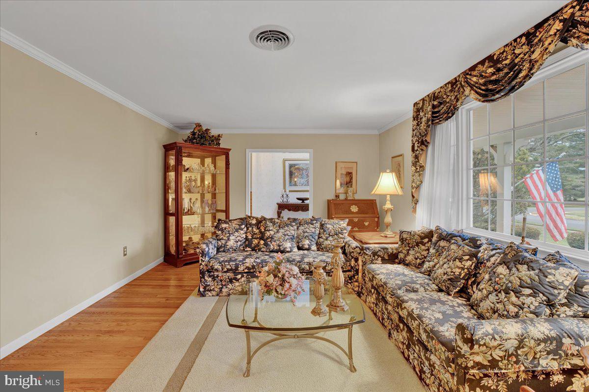 1098 Greentree Road Blue Bell, PA 19422 - Photo 6 of 60 Gallery Image 6