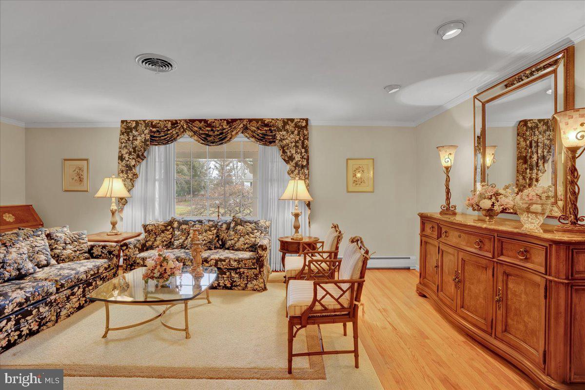 1098 Greentree Road Blue Bell, PA 19422 - Photo 8 of 60 Living Room