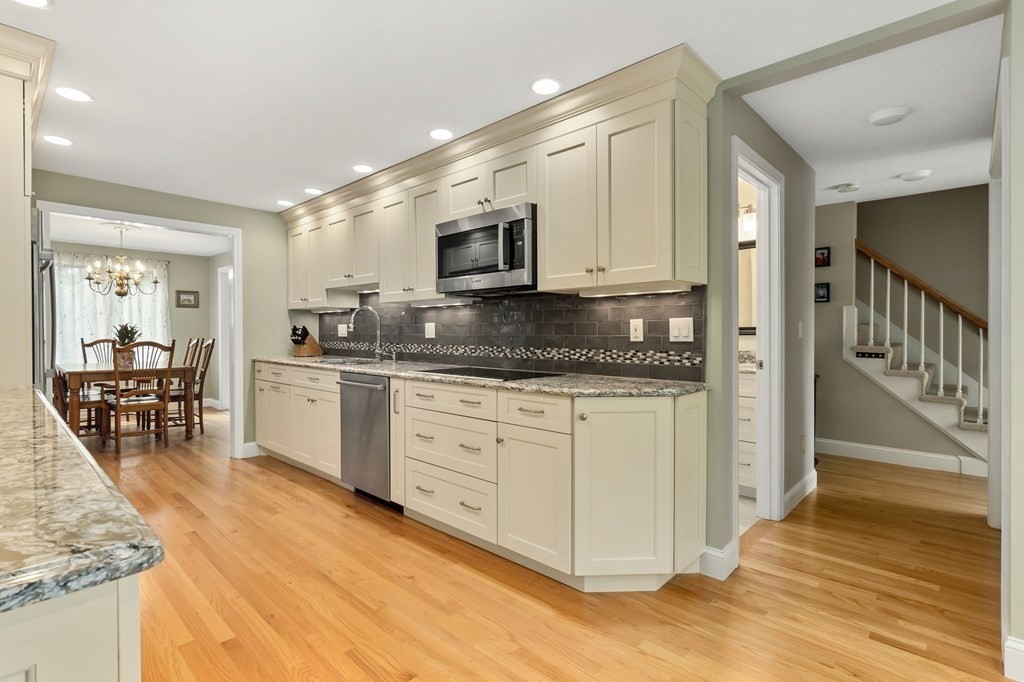 112 Village Post Road, Unit 112 Danvers, MA 01923 - Photo 7 of 42 Gallery Image 7