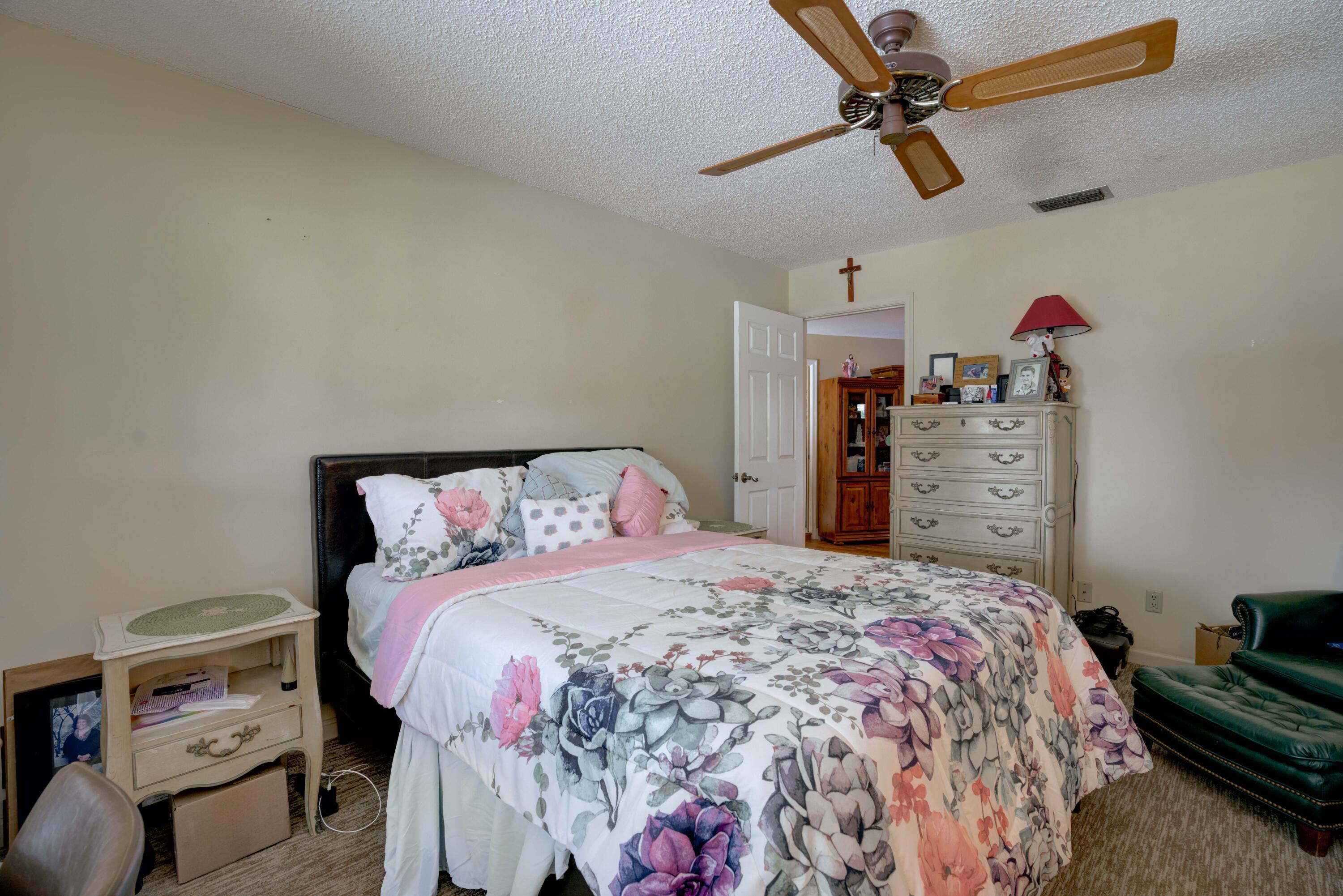 9524 Southeast Cove Point Street Jupiter, FL 33469 - Photo 23 of 58 Owner's suite
